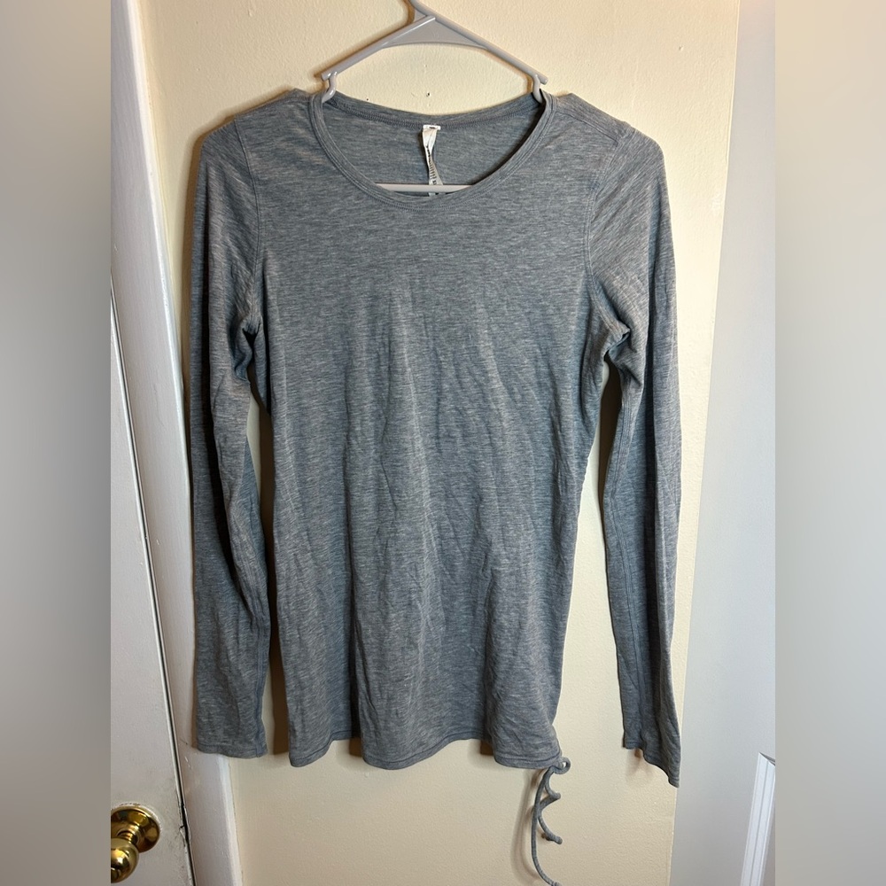 lululemon athletica Heather Gray Long Sleeve Top